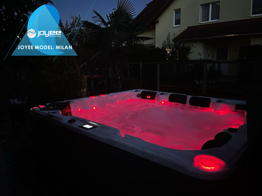 JOYEE Spa Tub Filled with Water
