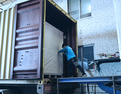 Spa Packing and Loading