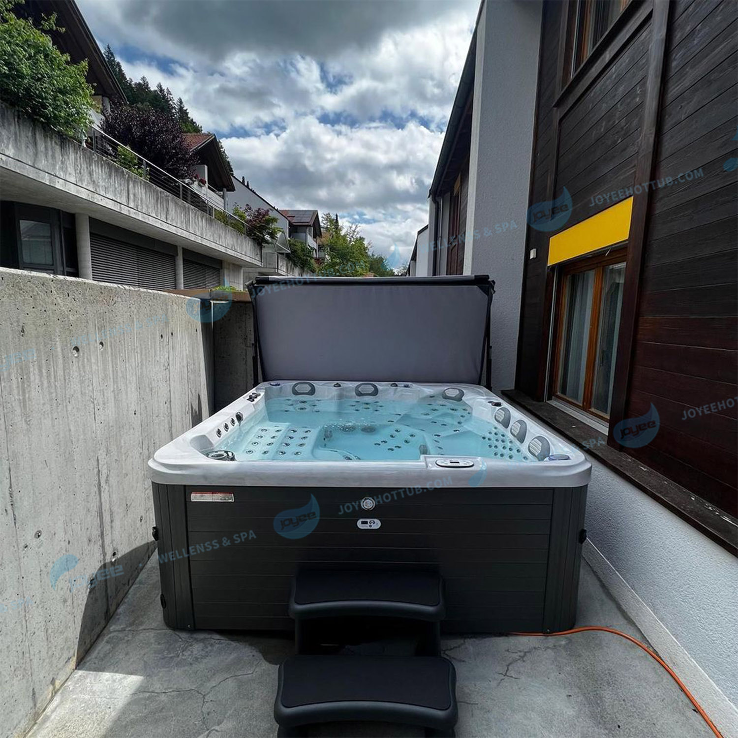 Ultimate Relaxation: The Rise of Outdoor Whirlpool Baths in Modern Gardens  